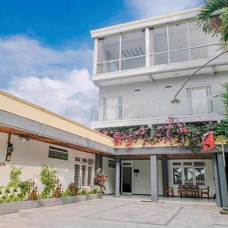 Oyo 803 Toetie Hotel Batu  Eksteriør bilde