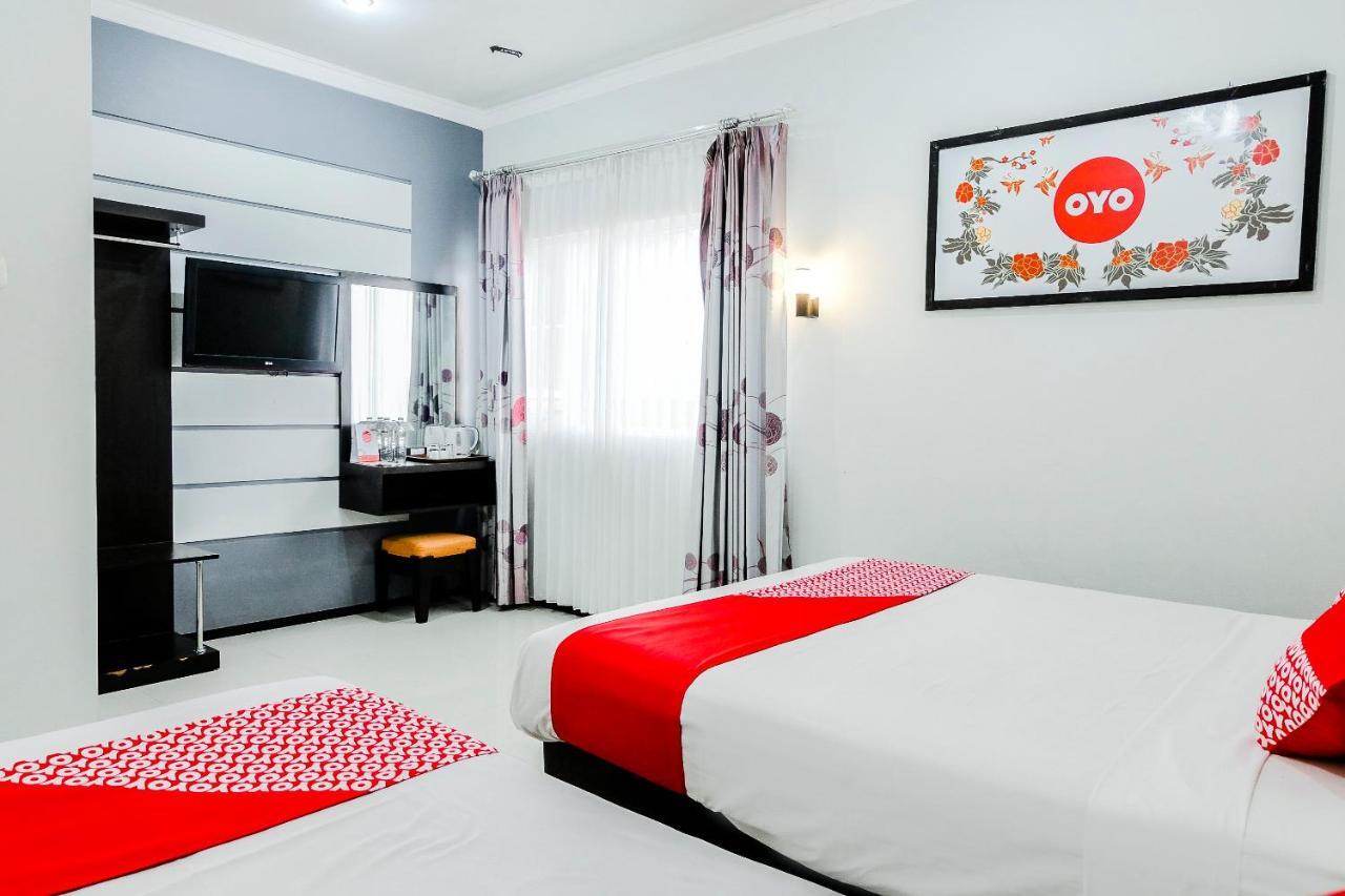 Oyo 803 Toetie Hotel Batu  Eksteriør bilde
