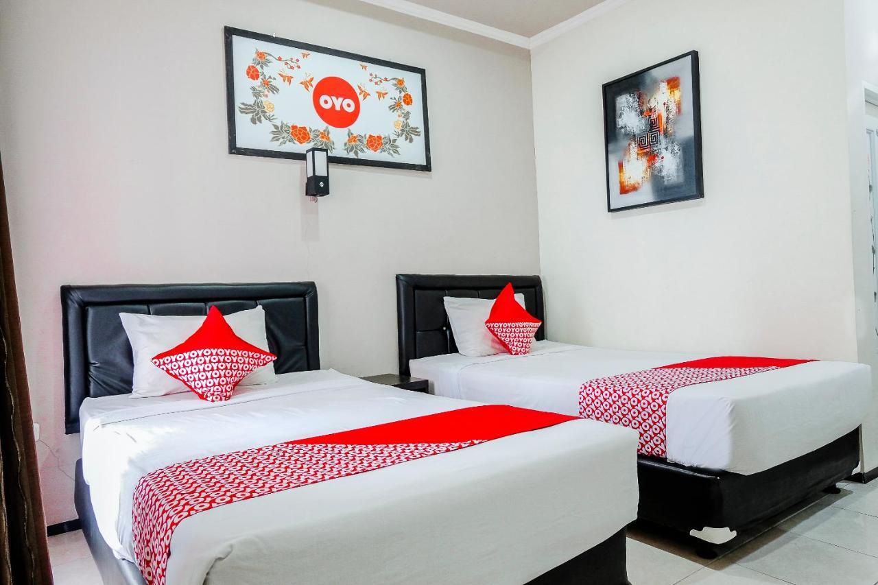 Oyo 803 Toetie Hotel Batu  Eksteriør bilde