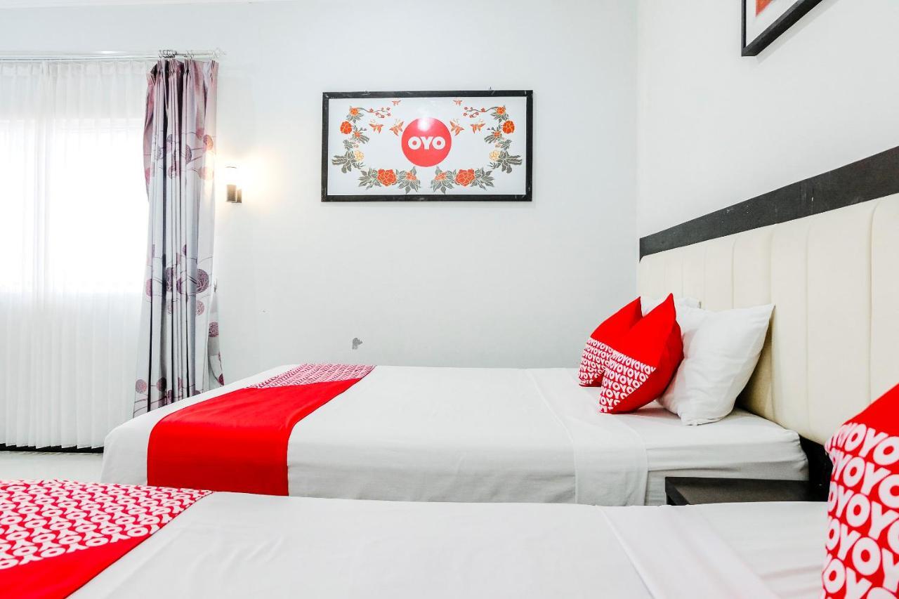 Oyo 803 Toetie Hotel Batu  Eksteriør bilde